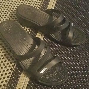 Like new, Crocs cross-band black sandal